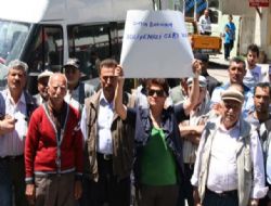 Olur'da adliye protestosu